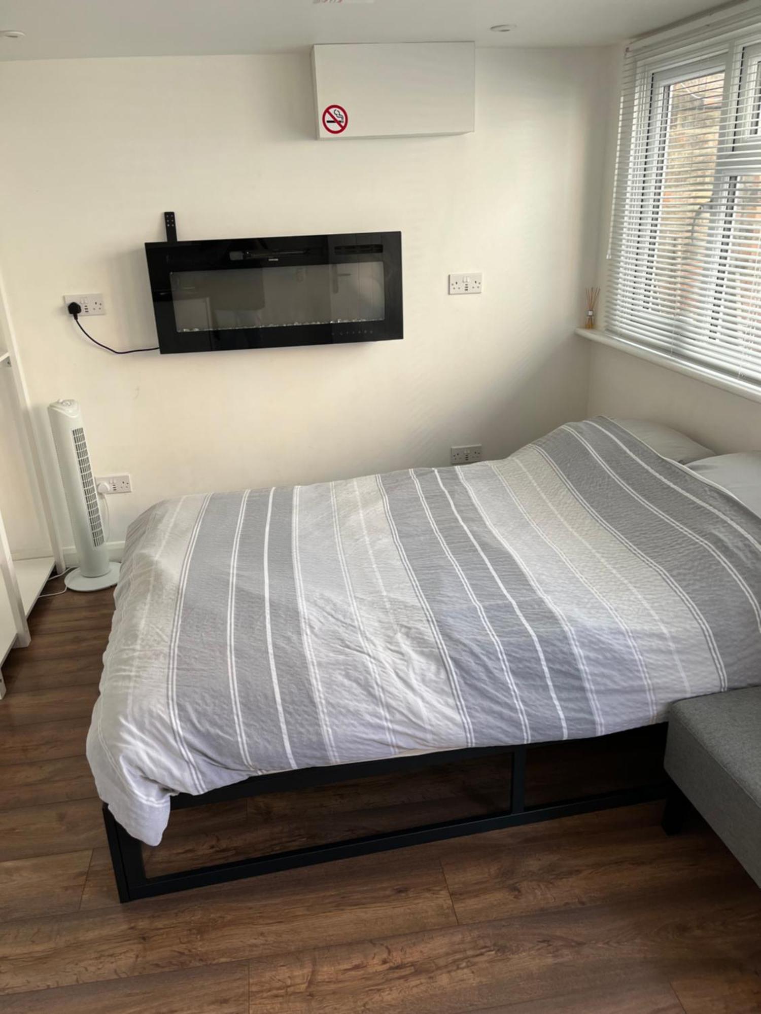 The Annexe * Bedford